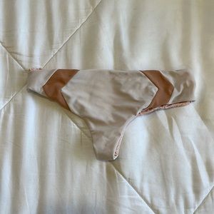 SIZE SMALL ACACIA BOTTOM